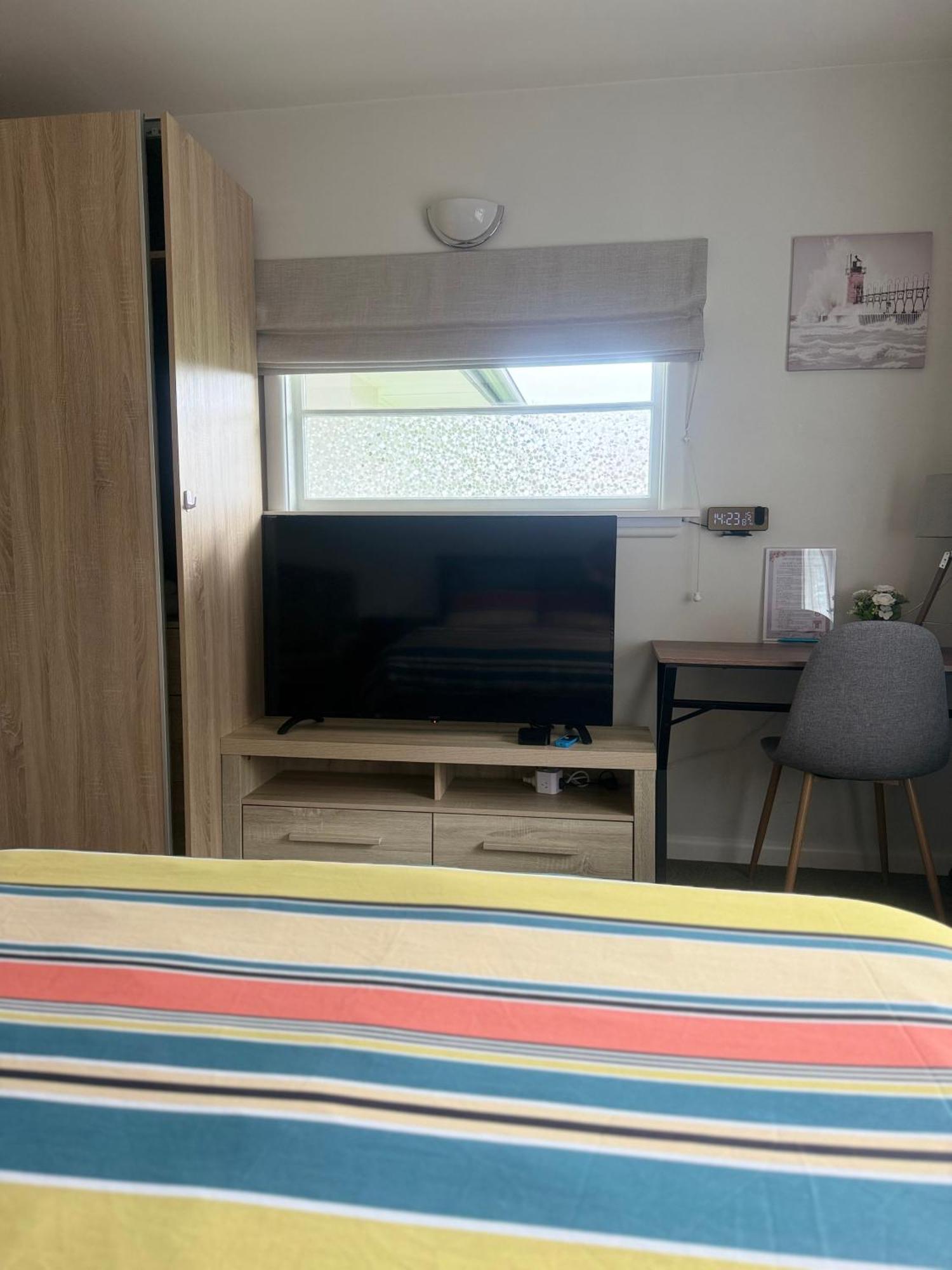 Cozy And Sunny Room Near City To Seapath Крайстчърч Екстериор снимка