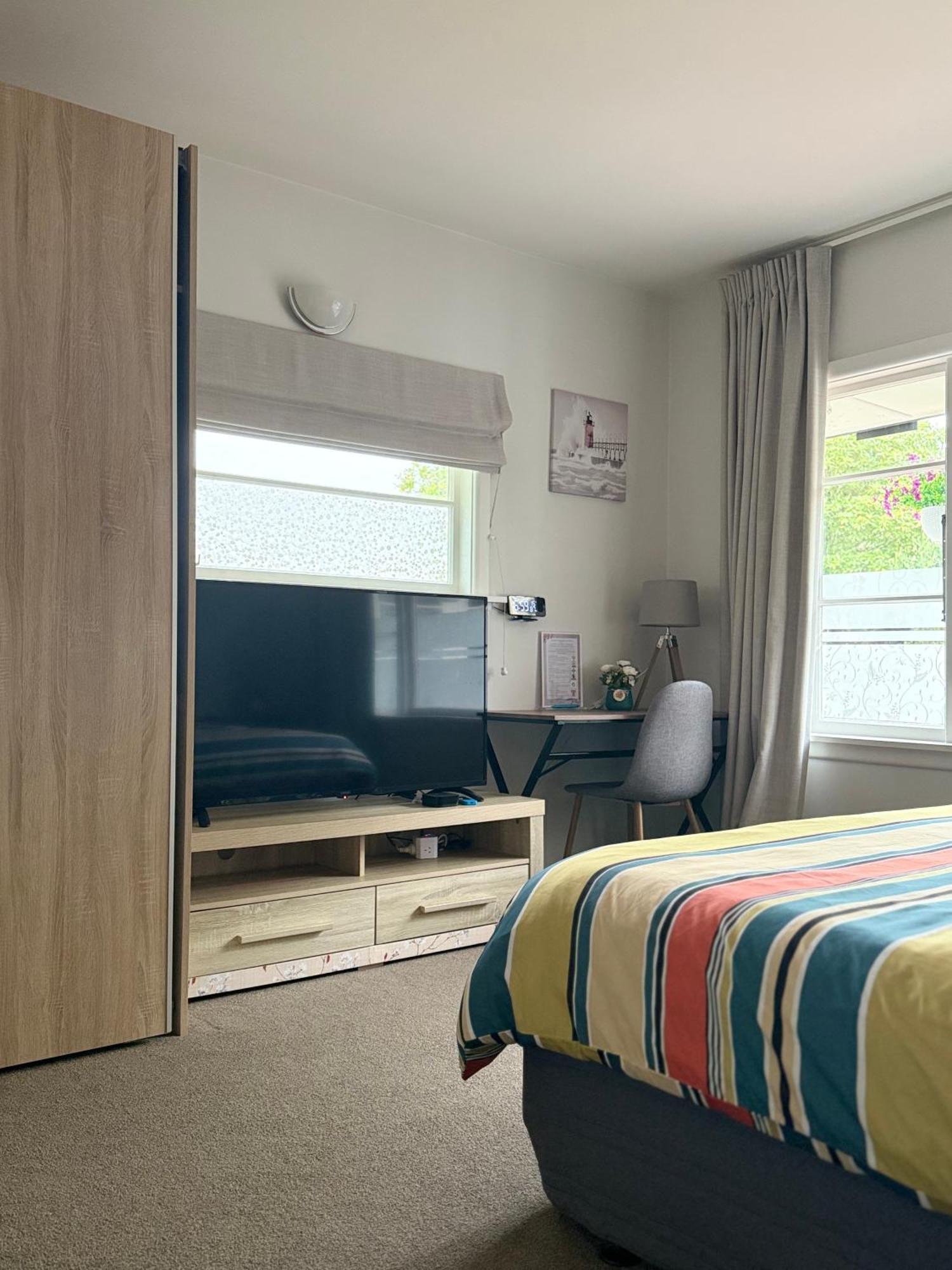Cozy And Sunny Room Near City To Seapath Крайстчърч Екстериор снимка