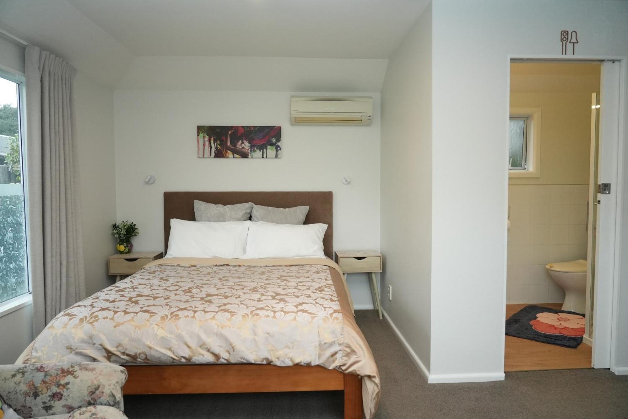 Cozy And Sunny Room Near City To Seapath Крайстчърч Стая снимка