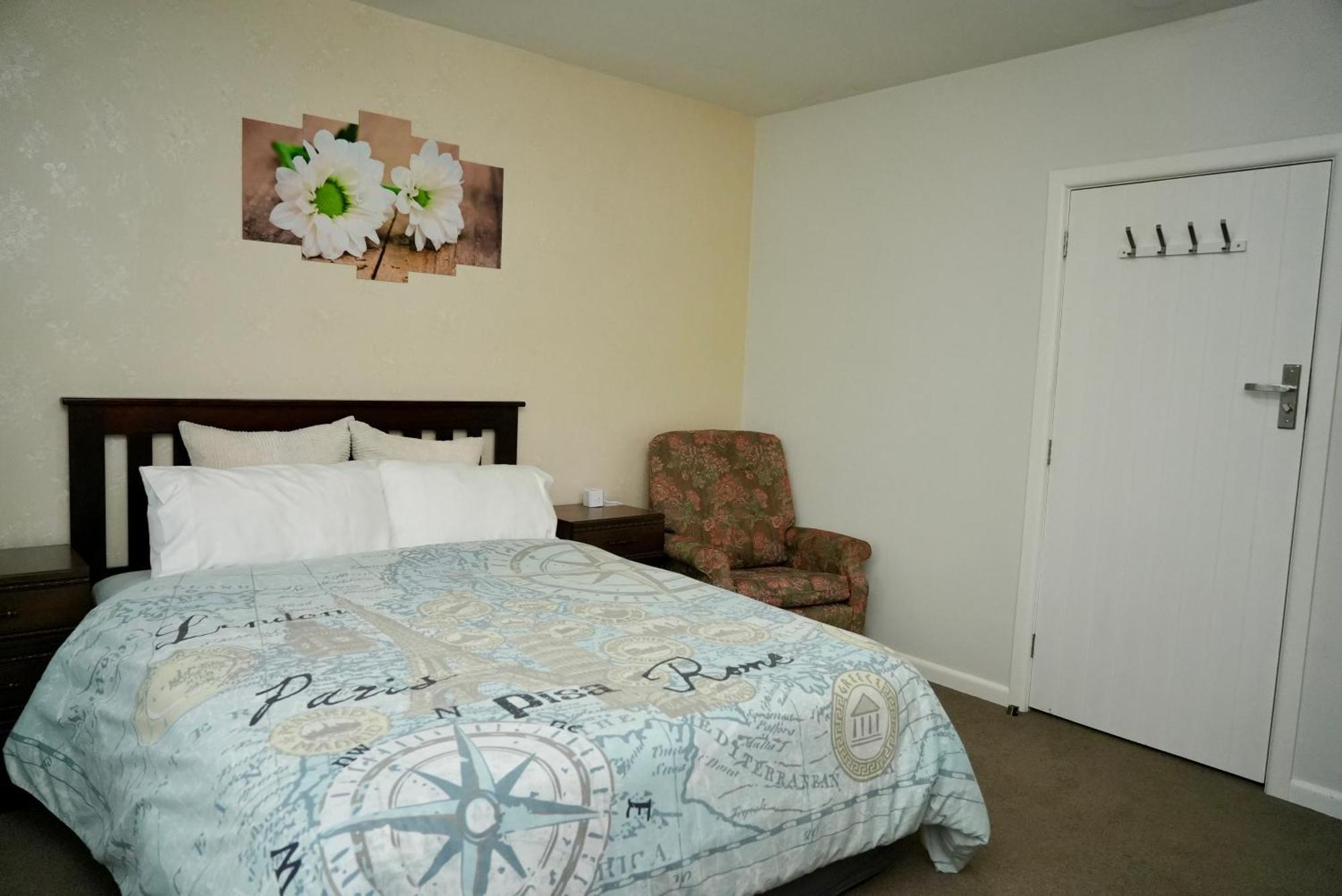 Cozy And Sunny Room Near City To Seapath Крайстчърч Стая снимка